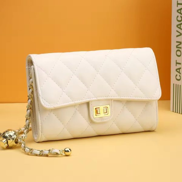 Elegant White Purse Styles for Every Occasion in 2024