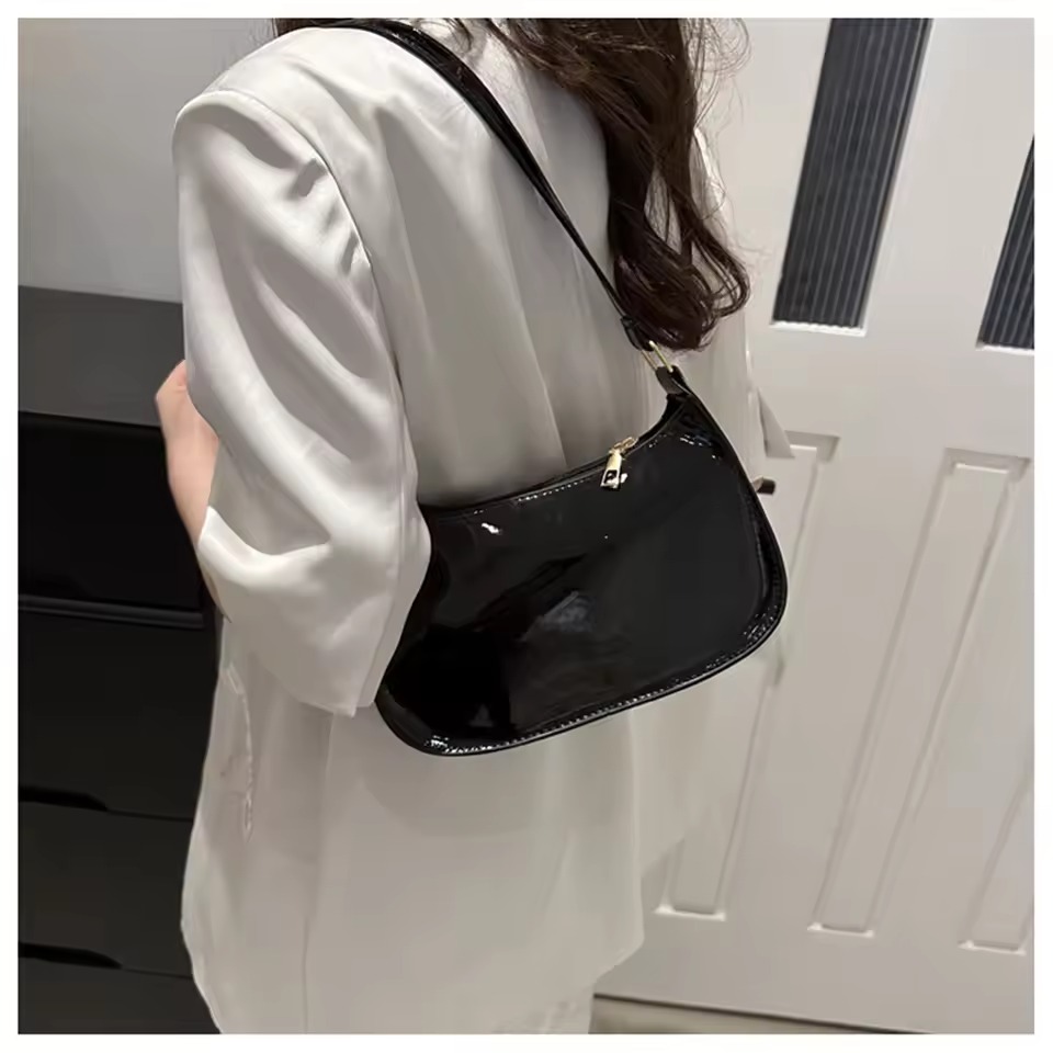 black shoulder purse