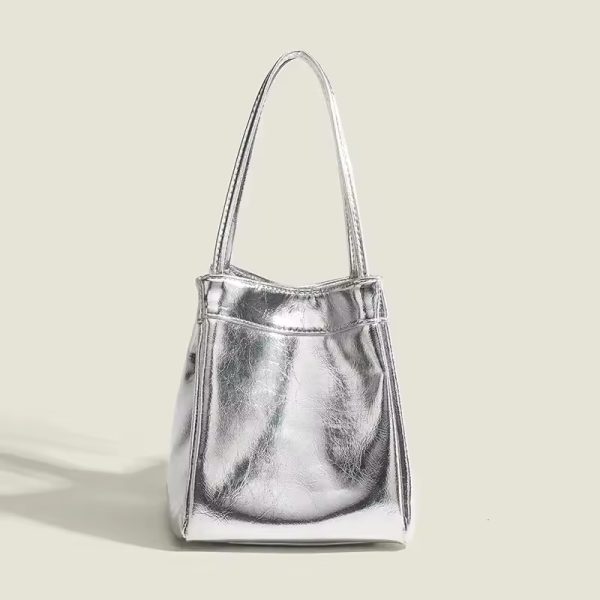 Modern Elegance: Choosing the Perfect Silver Purse in 2025