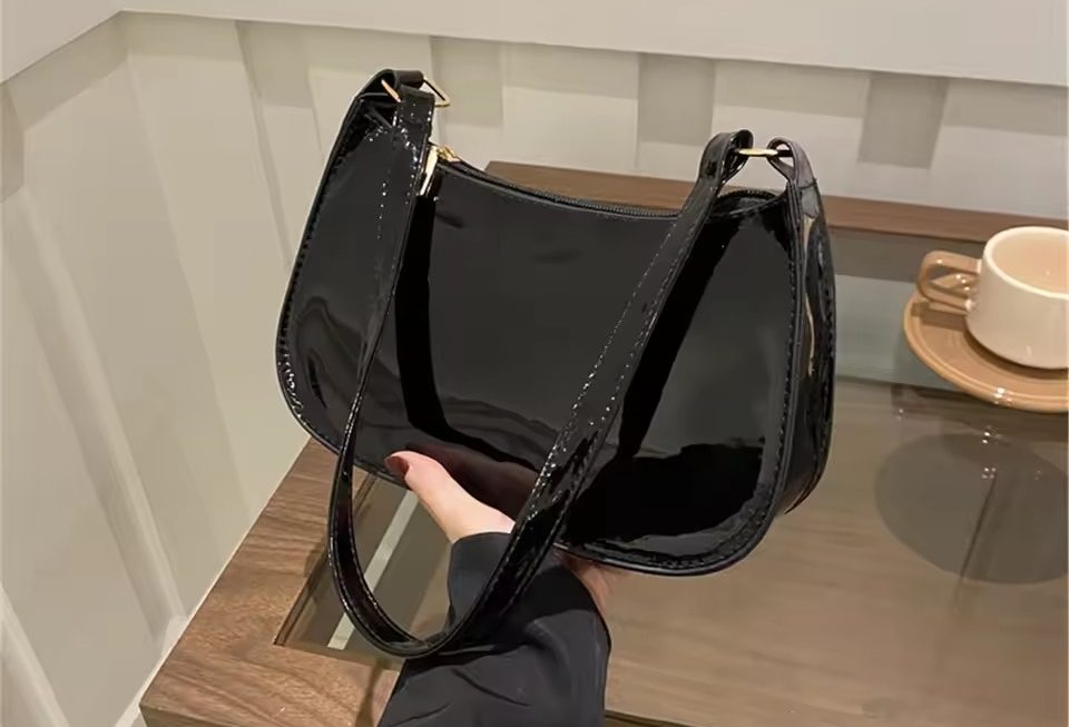 black shoulder purse