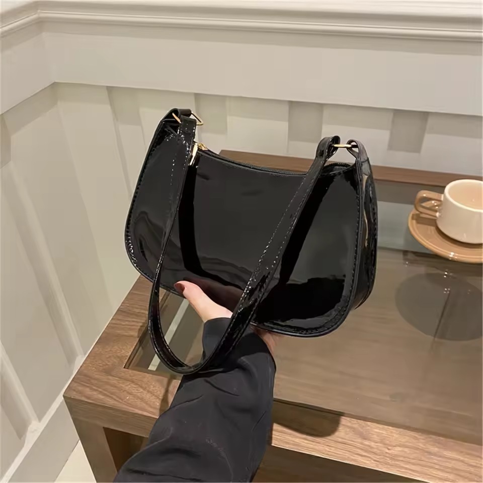 black shoulder purse